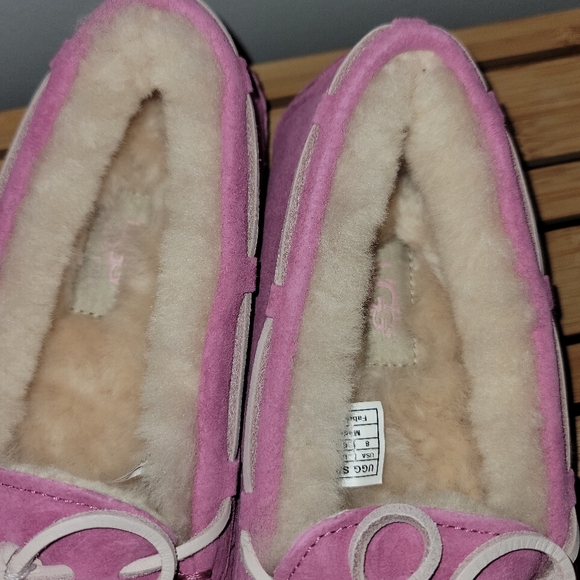 UGG Dakota Moccasin, Pink, Breast Cancer Awareness Limited Edition - Picture 6 of 8
